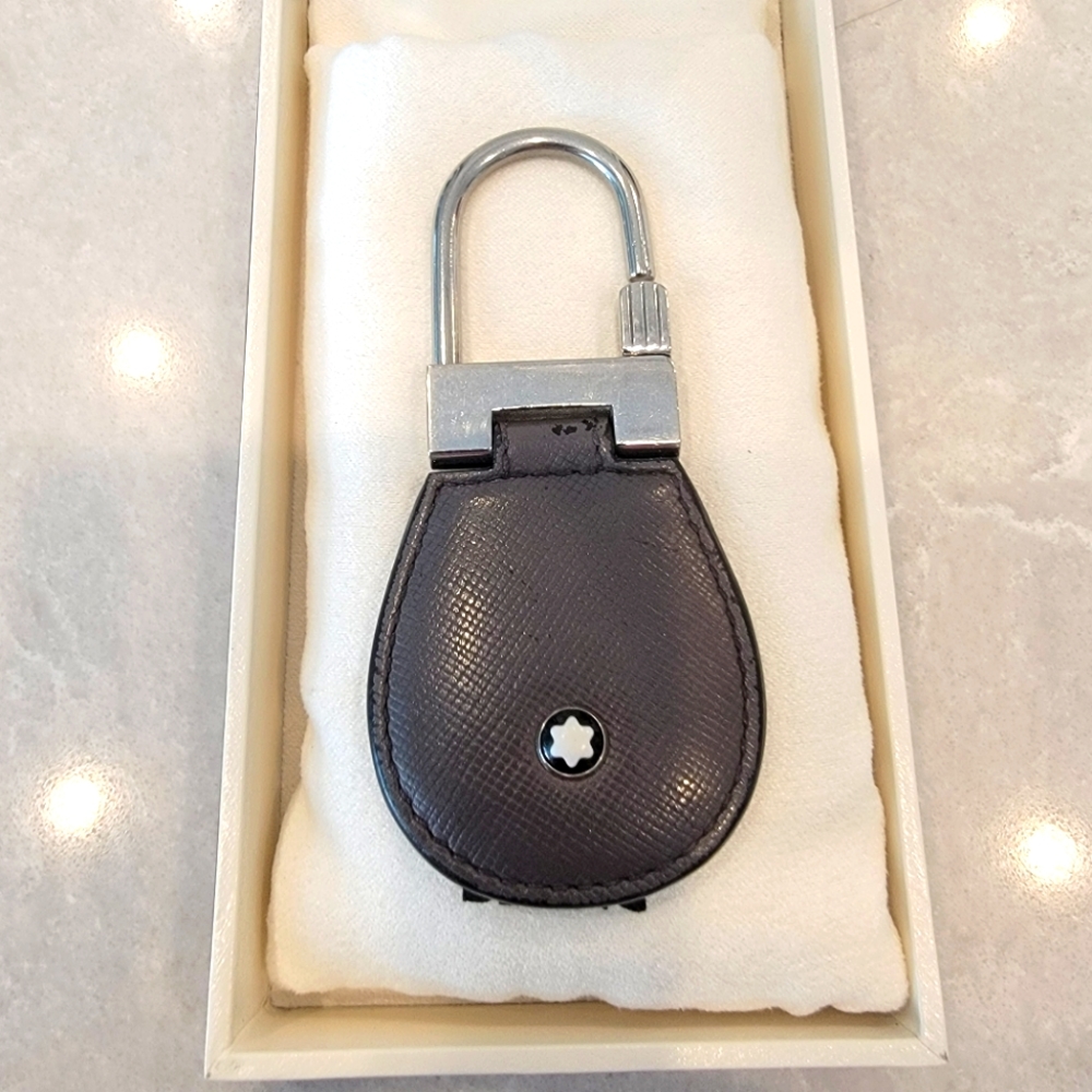 Mont Blanc key fob, flannel